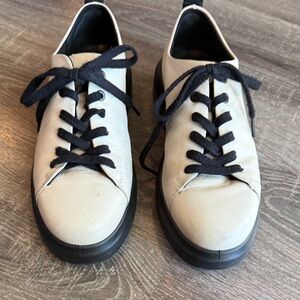 Ecco Womens Black and cream Sneakers